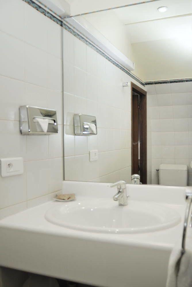 Hotel Hospitel パリ エクステリア 写真